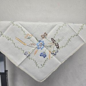 Bright Flower Bouquet Garden Table Cover Cotton Vintage Embroidered Tea Brunch